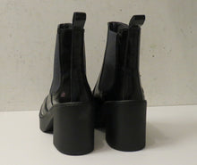 Load image into Gallery viewer, Art 1983