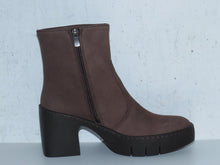 Load image into Gallery viewer, Art 1656 brúnir.