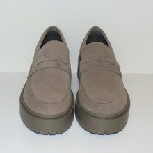Load image into Gallery viewer, Monshoe  030.01 taupe